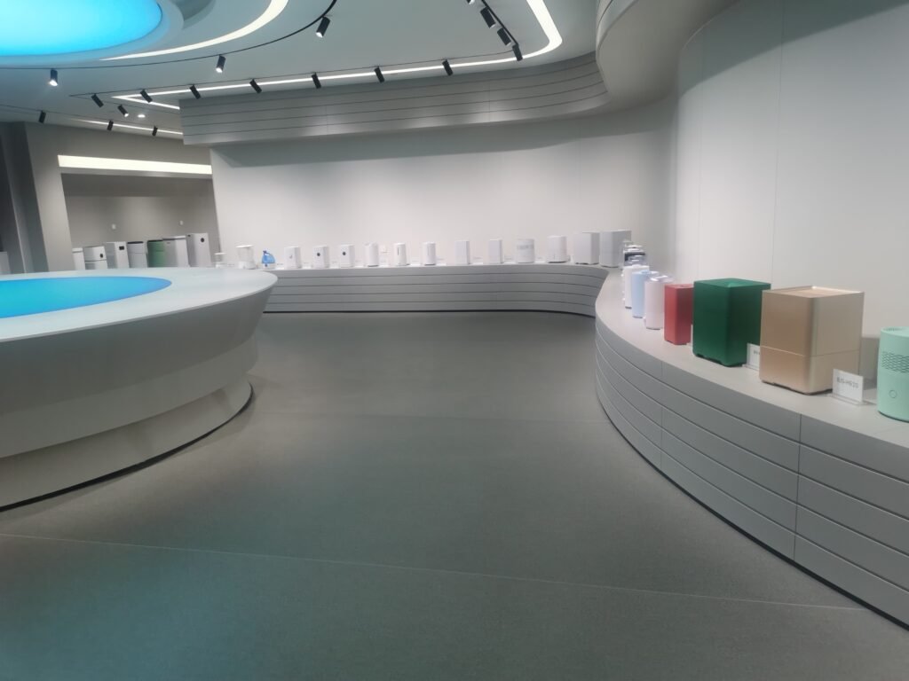 Full product lineup showroom of automatic pet feeder supplier
